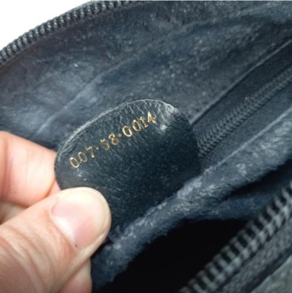 Authentic Vintage Gucci GG Monogram Supreme Camera Crossbody Bag - Picture 10 of 12